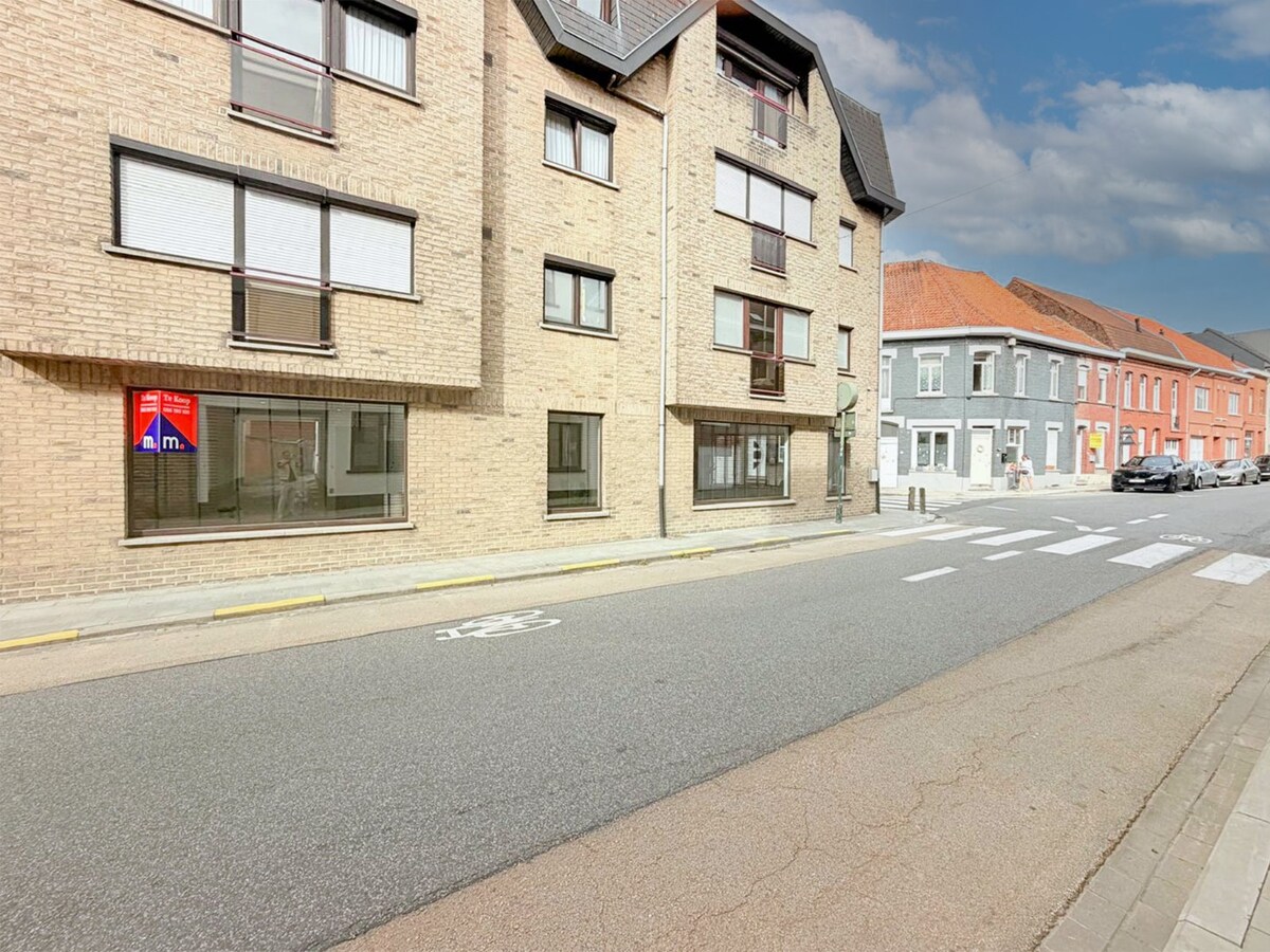 Prachtig en zeer ruim gelijkvloers appartement met zeer ruime garage 173m2 *** NONO INSPIRED ***! 