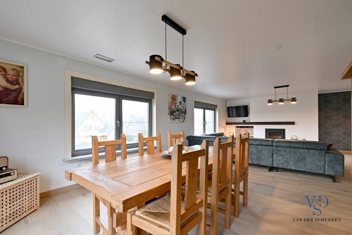 Bijzonder degelijke, instapklare ruime eigendom 