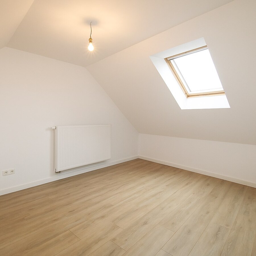 Te koop: Instapklare woning met optie tot drie slaapkamers, zuid gerichte stadstuin én EPC label B in het hart van Sint-Niklaas! 