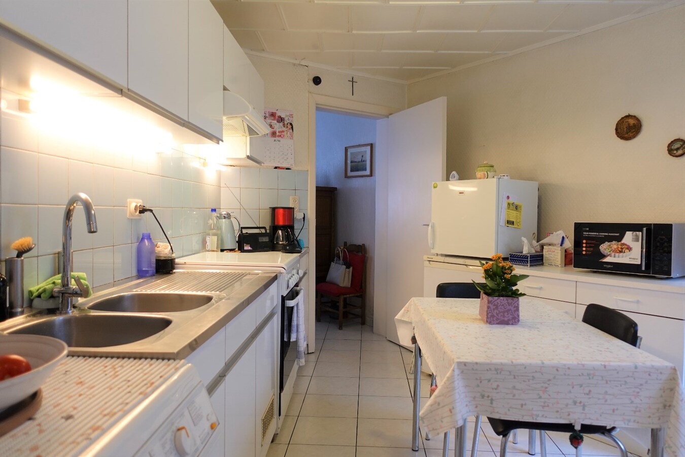 Te renoveren hoekwoning in hartje Gistel 