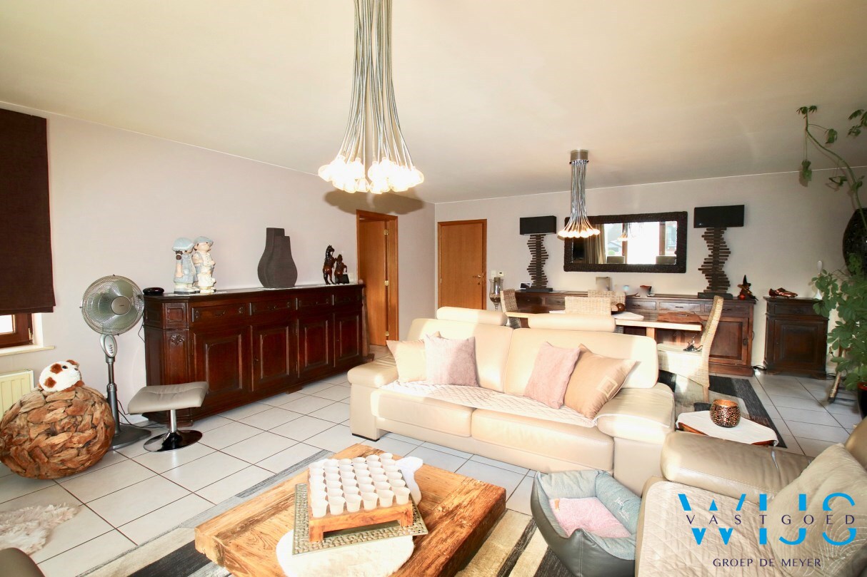 Ruim &amp; energiezuinig 2 slaapkamerappartement te EVERGEM ! 