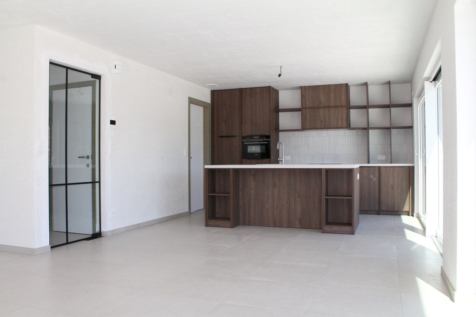 Instapklare nieuwbouwwoning met 3 slaapkamers en tuin op 681 m² 