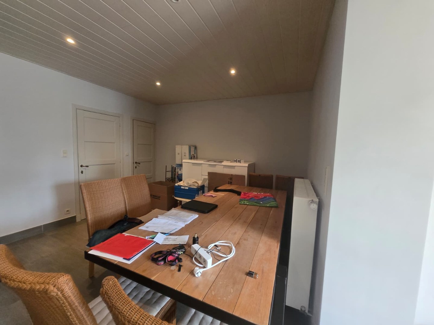 Ruime woning met tuin, drie slaapkamers en garage te Waregem 