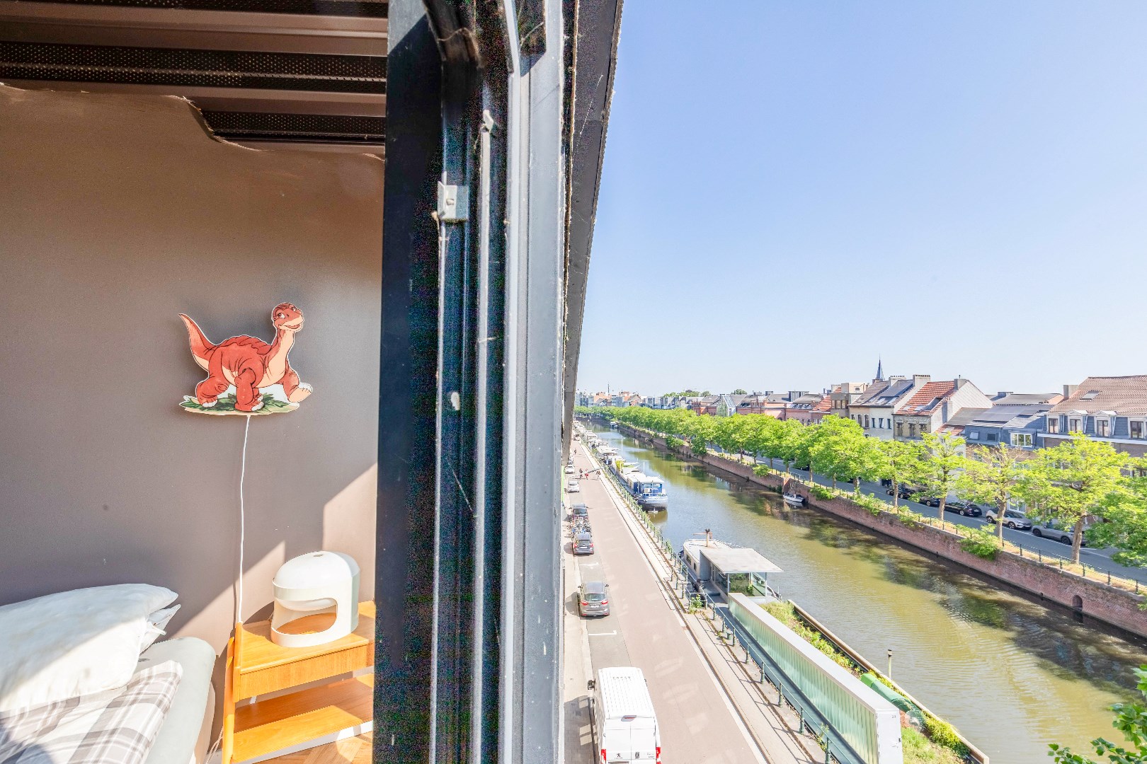 Unieke penthouse met prachtig terras en garagebox te Visserij 