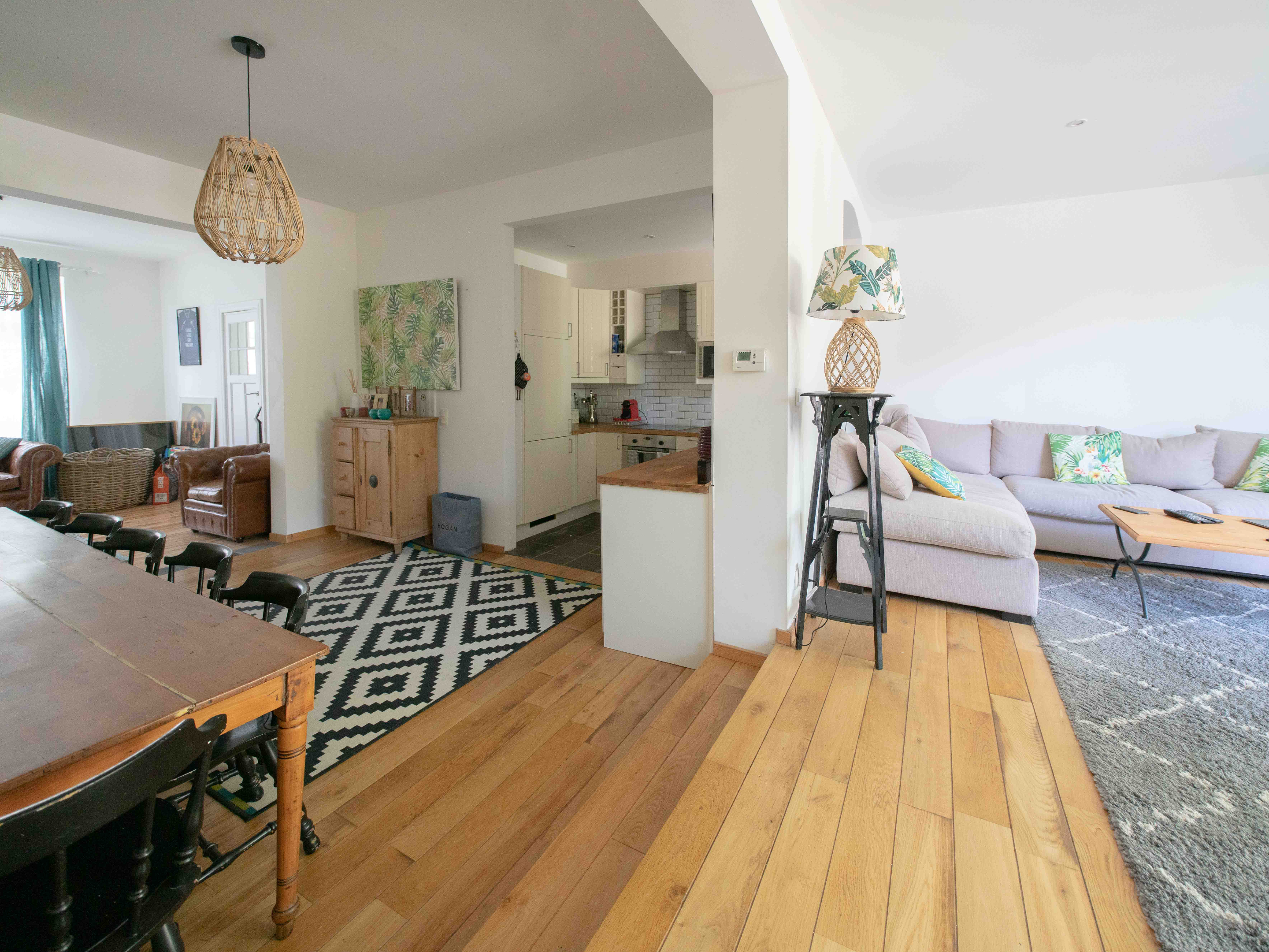 Zeer charmante eengezinswoning + projectgrond voor 2 app. 