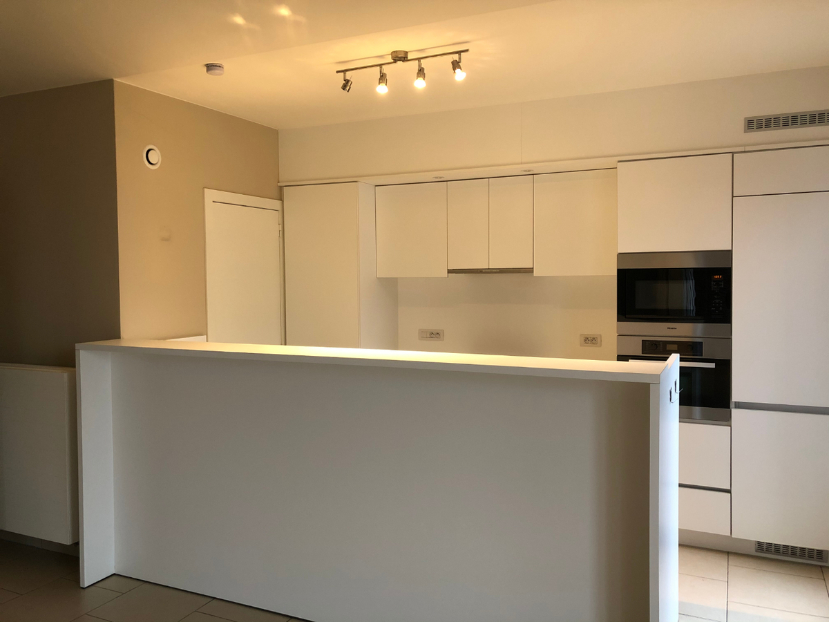 Bijzonder ruim 2-slpk-luxeappartement in centrum De Pinte 