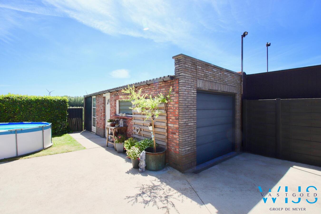 Piekfijn onderhouden en gerenoveerde bungalow te Zelzate! 