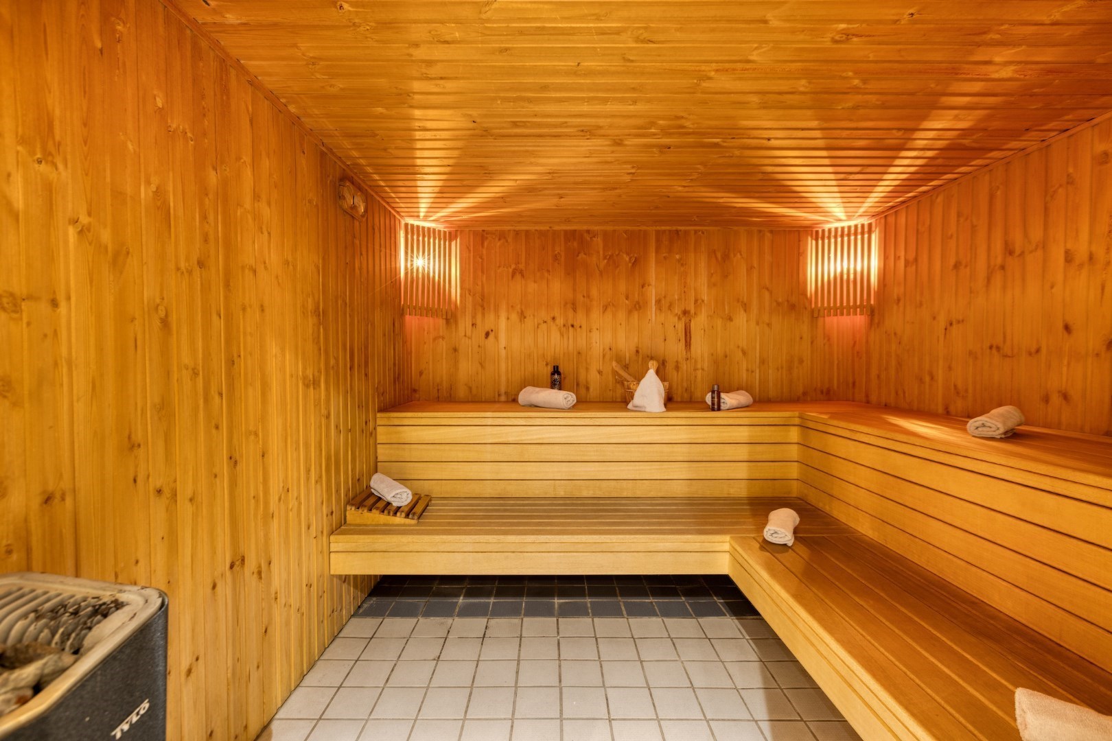 Handelshuis met tal van mogelijkheden in Geel 