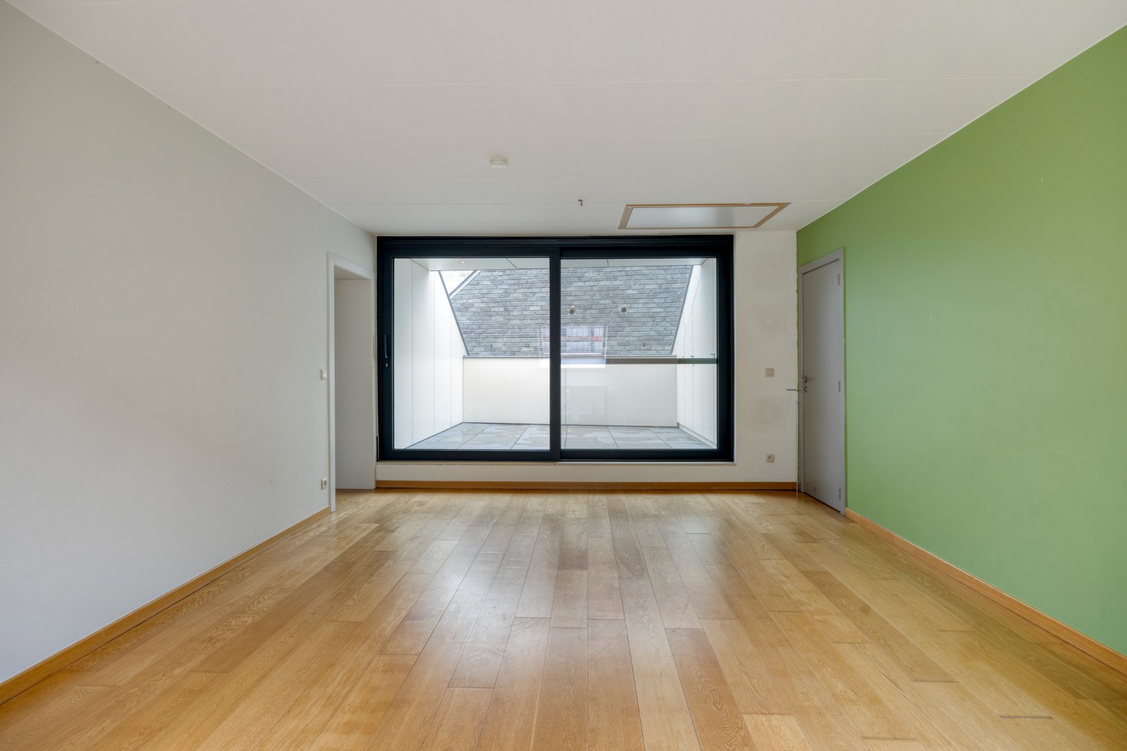 Appartement met 3 slaapkamers, autostaanplaats en terras in het centrum van Lubbeek – EPC 220 kWh/m² - bewoonbare opp. 182 m² 