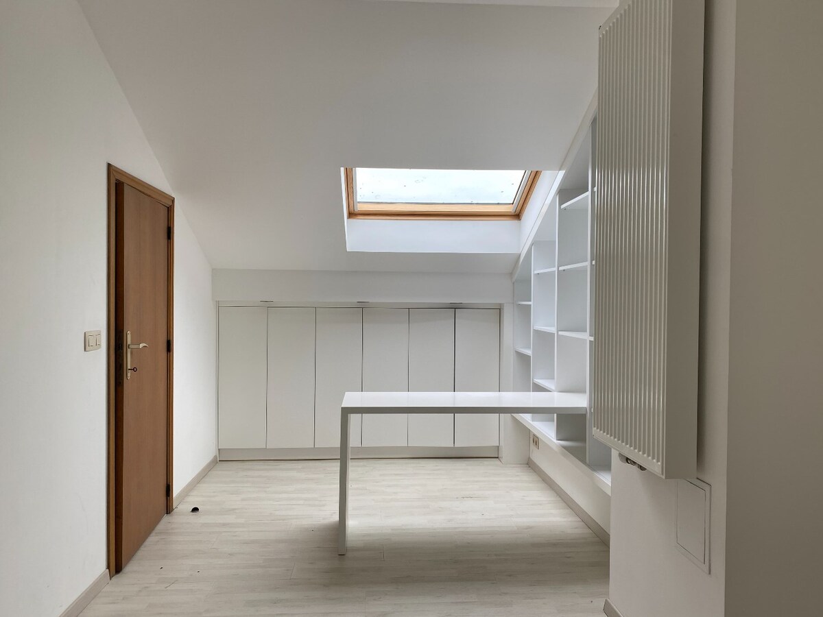 Alleenstaande woning op ruim perceel van 1035 m² 