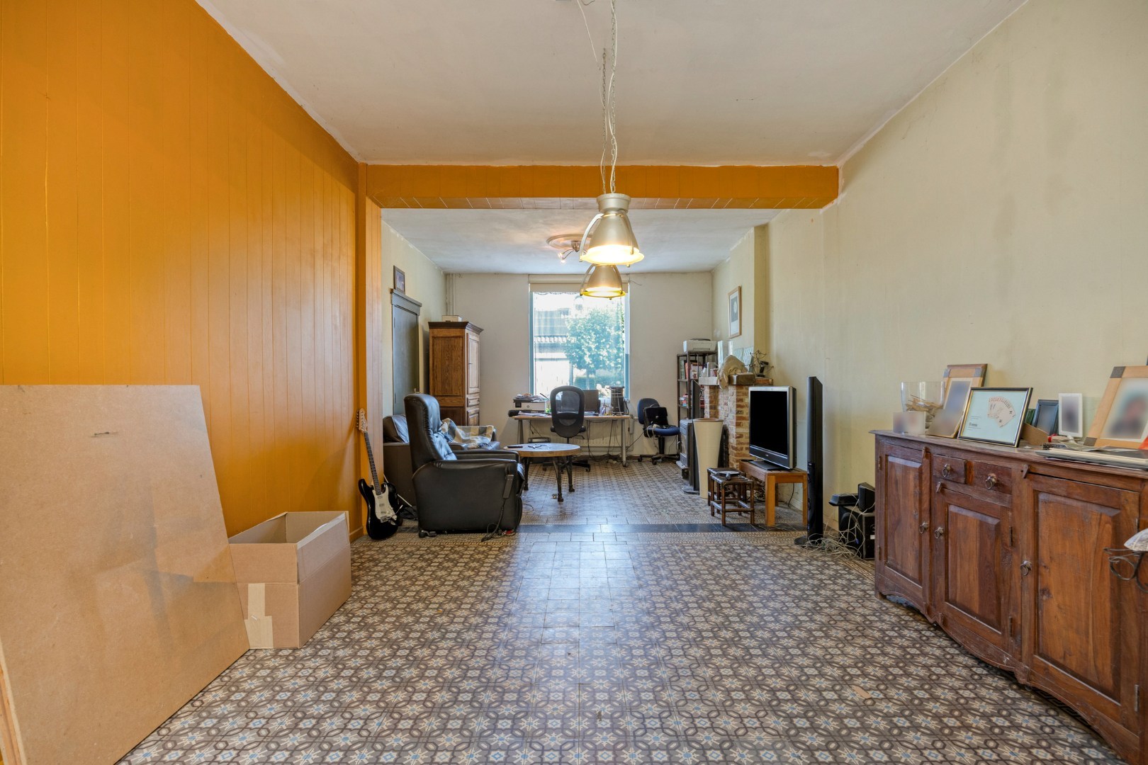 Halfopen bebouwing met 5 ruime slaapkamers, 2 badkamers, garage en tuin in Holsbeek – bewoonbare oppervlakte 214m² 