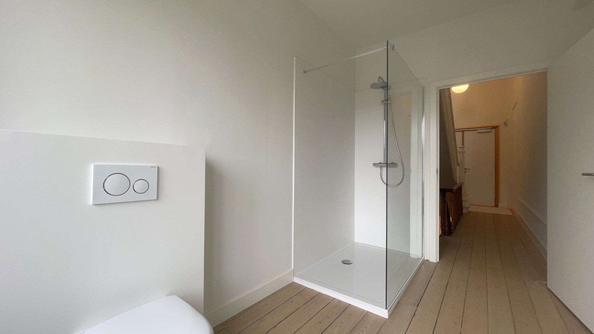 Exclusief kantoorgebouw te huur dichtbij de Leien in Antwerpen