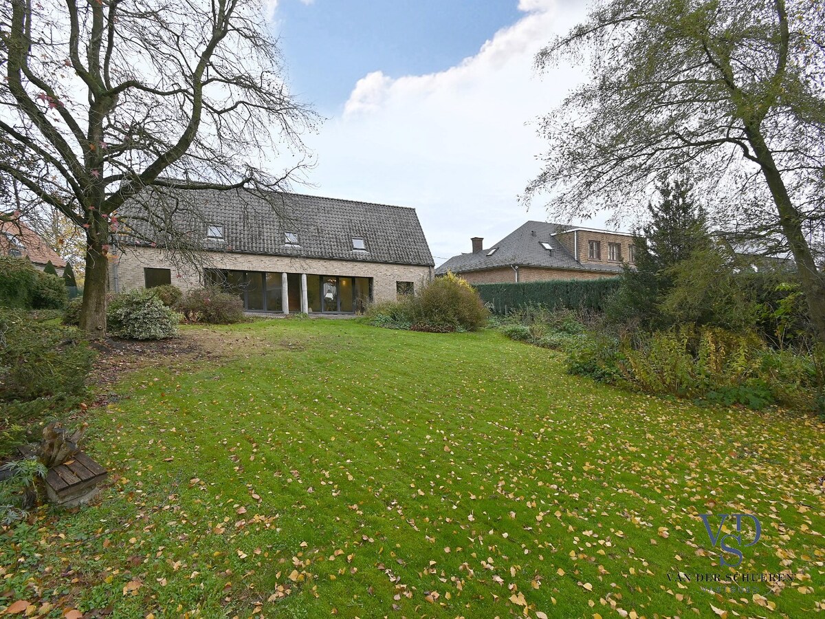 Knappe villa in 't groene Schelderode (EPC van 216 !). 