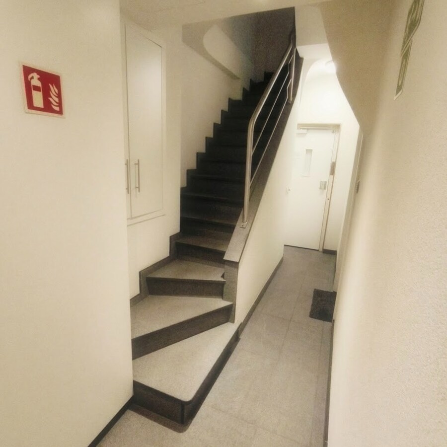 Instapklaar bemeubeld hoekappartement met 2 slaapkamers te koop in Oostende 