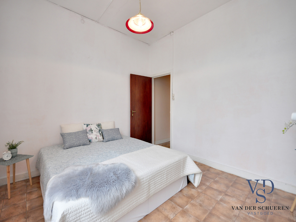 Rijwoning met tuin nabij station Gent-Sint-Pieters. Top-ligging nabij tram en trein ! 