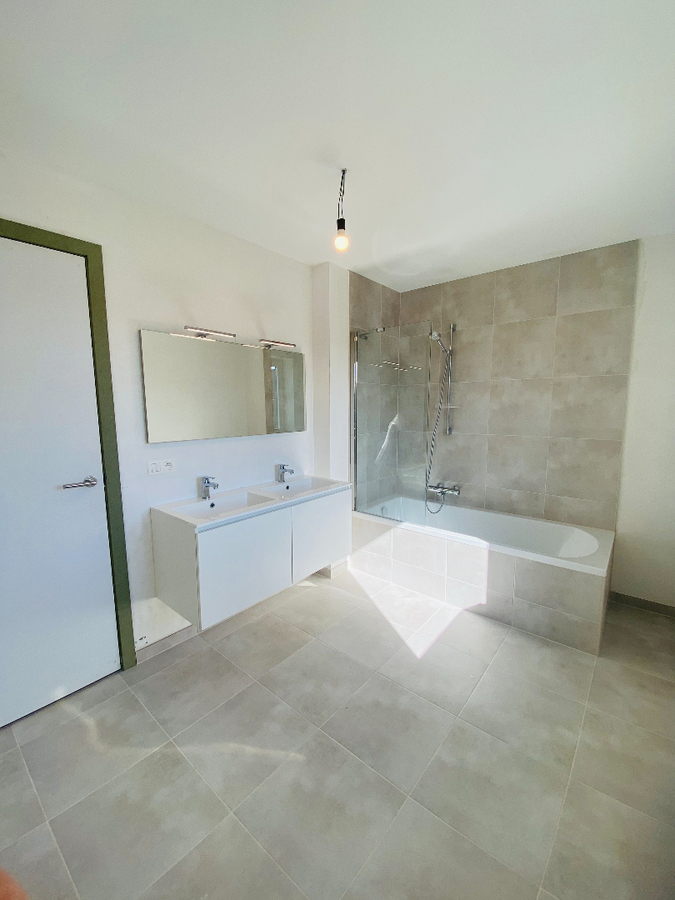 Nieuwbouwwoning met 3 slaapkamers te Eernegem 