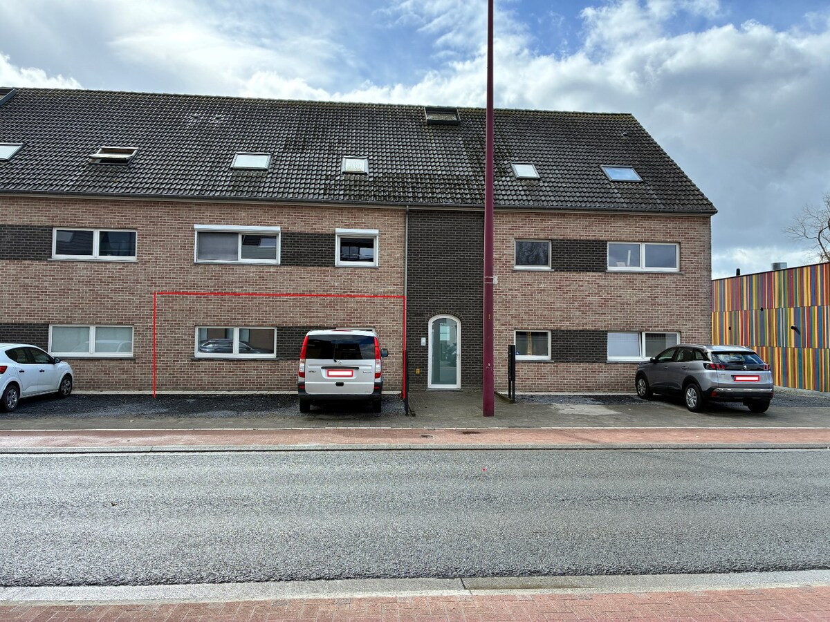 Gelijkvloers appartement mét ruim terras en garage 