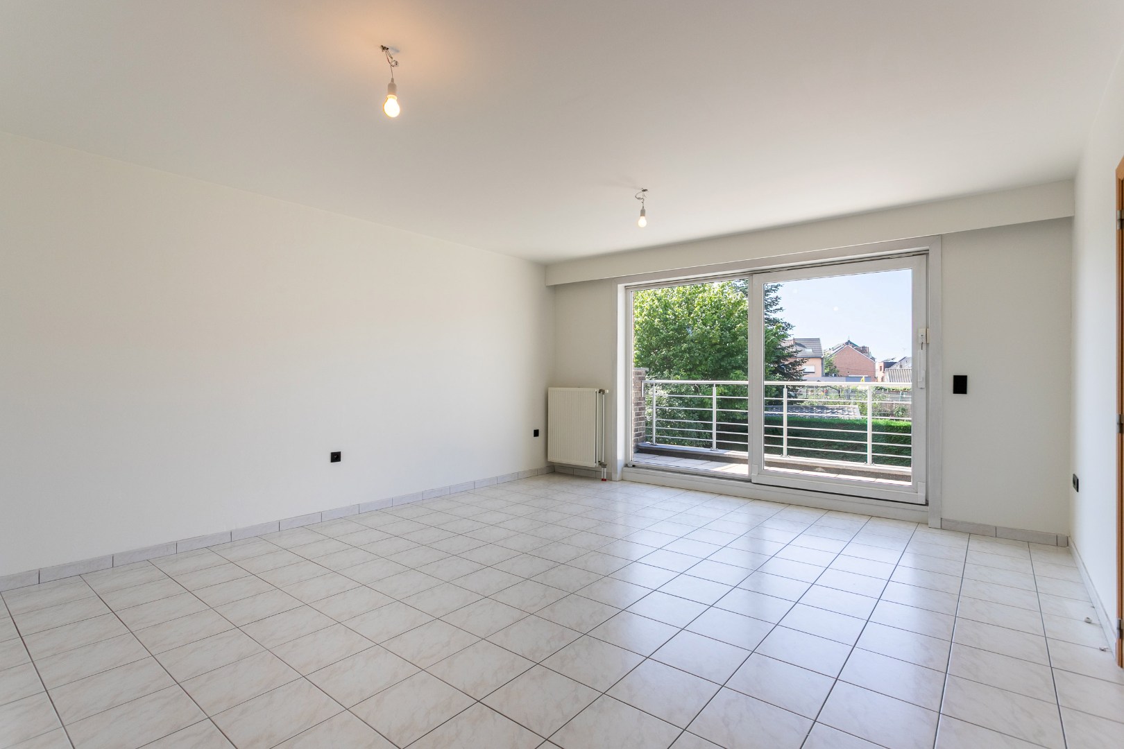 Instapklaar 2 slpk appartement met garage te Halle 