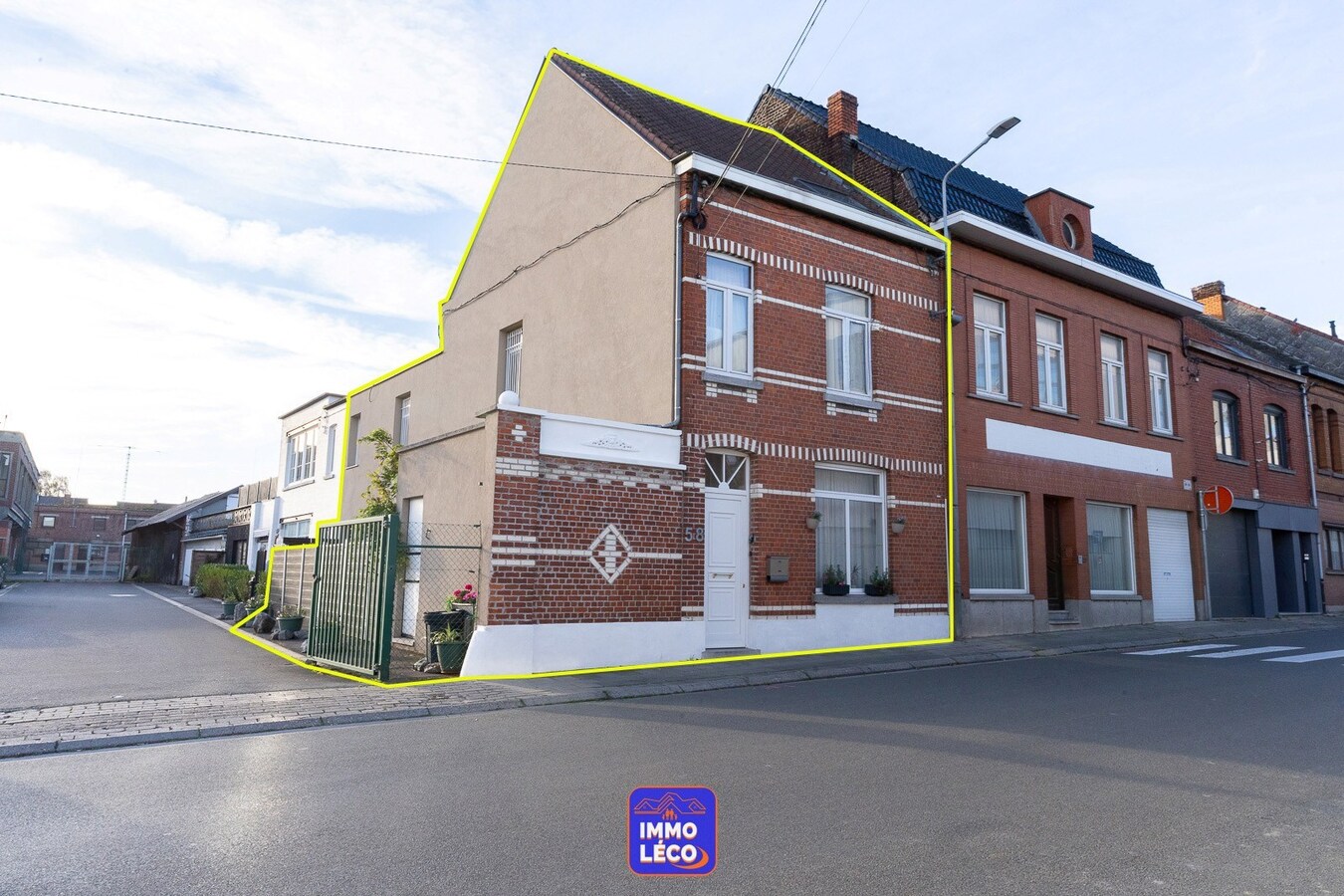 Maison Bourgeoise en parfait état d'entretien, dans le cœur du village de Dottignies ! 