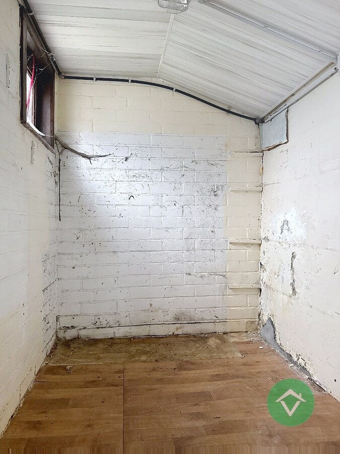 Woning met kleine loods te Gistel 