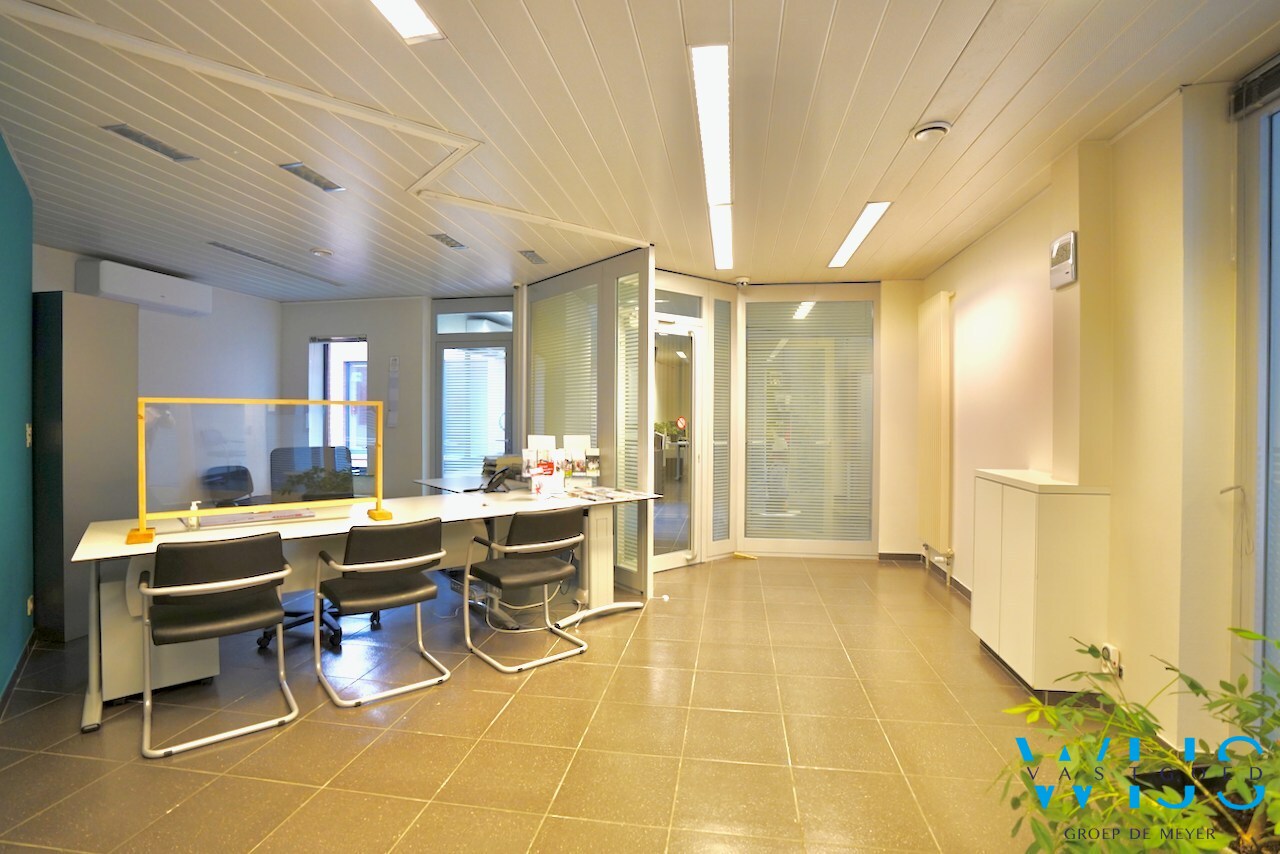 Volwaardig handelspand te Oosteeklo ! 