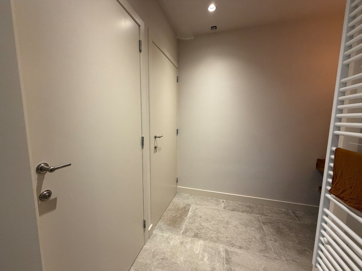 Multifunctioneel commercieel pand op toplocatie. 