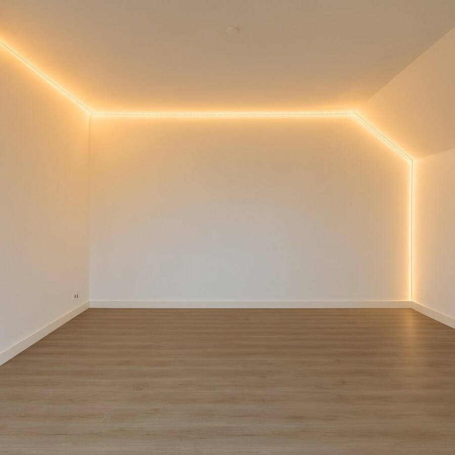 Charmante halfopen bebouwing met tuin op uitgestrekt perceel van 456m² te koop! 