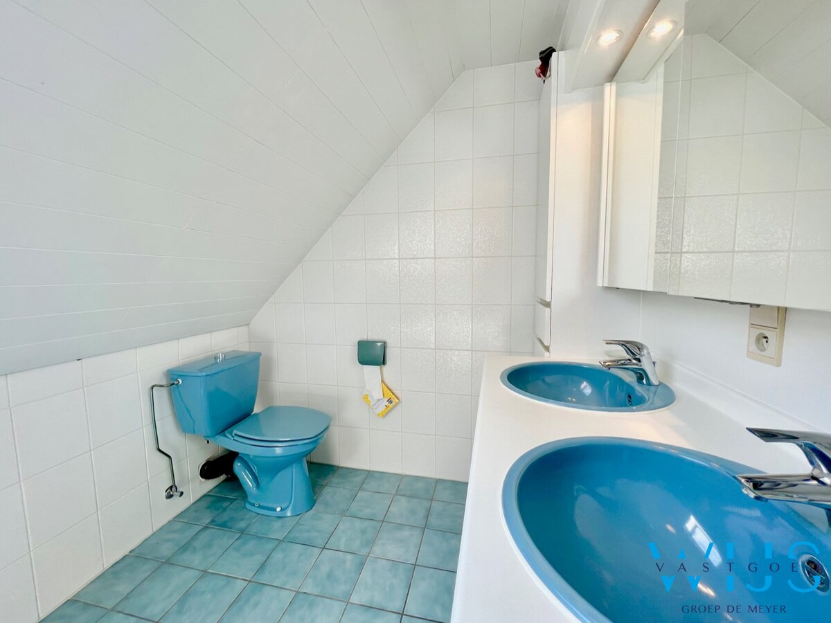 Instapklaar woonhuis met 4 slaapkamers, ruime tuin &amp; garage te ERTVELDE ! 