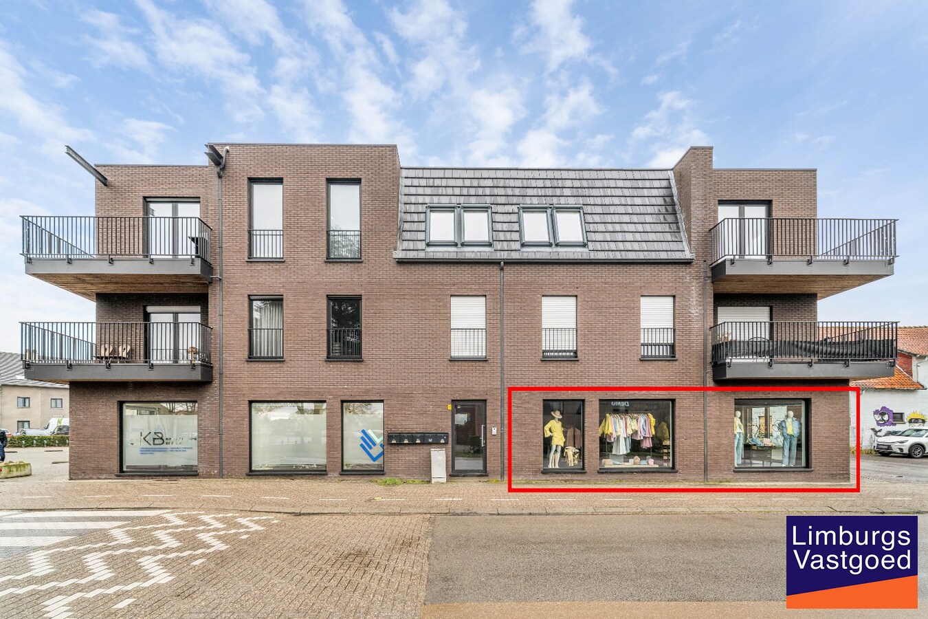 Handelsruimte, 110 m² + kelder, centrum van Houthalen-Oost 