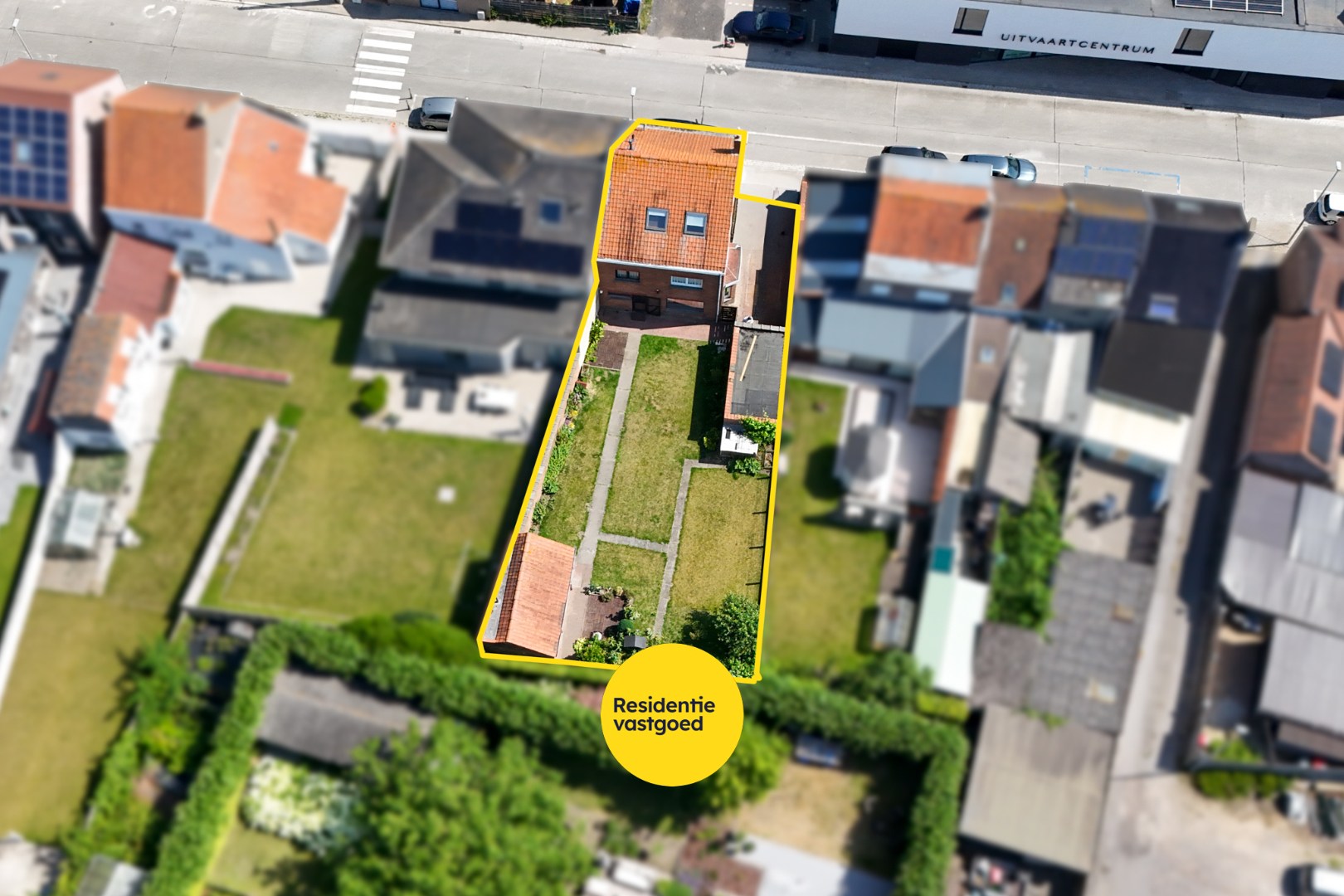 Ruime halfopen woning met 4 slaapkamers, tuin en garage 