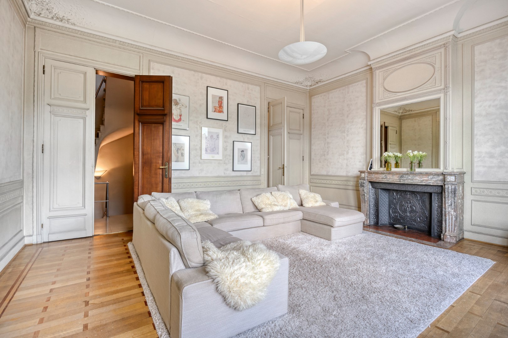 Prachtig herenhuis op de Tiensevest met mogelijkheid tot praktijkruimte - bewoonbare opp. 555 m² 