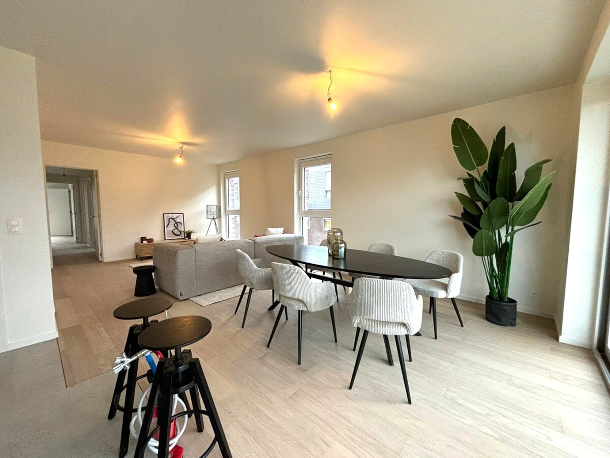 Praktisch 2-slpk-appartement te Gavere 