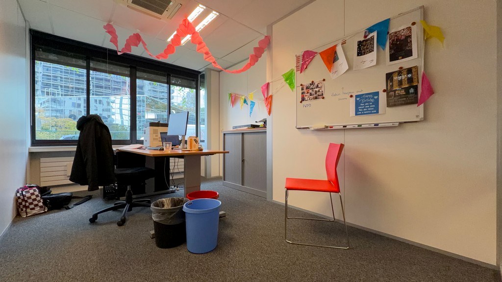 Gelijkvloerse kantoren te koop langs Singel in Antwerpen