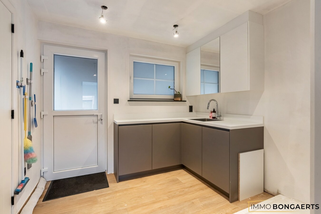 Gerenoveerde woning met 4 slaapkamers op rustige ligging 