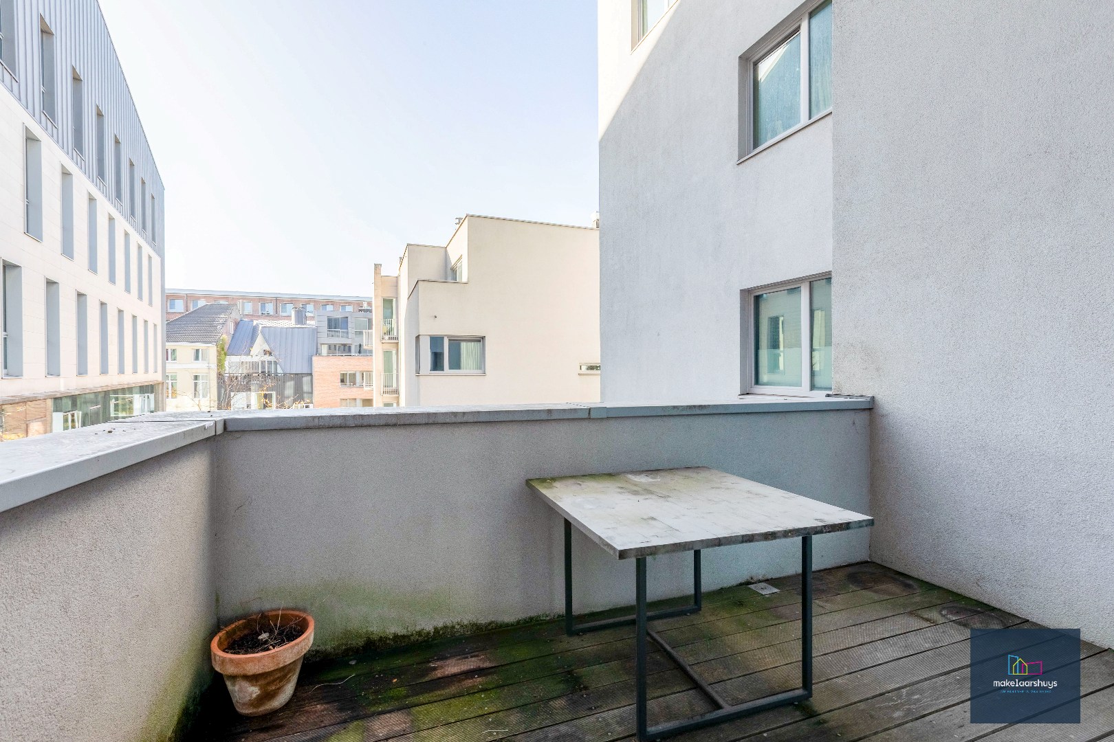 Luxueus duplex appartement   te Kouterhof met 2 slaapkamers , terras en  garageplaats 