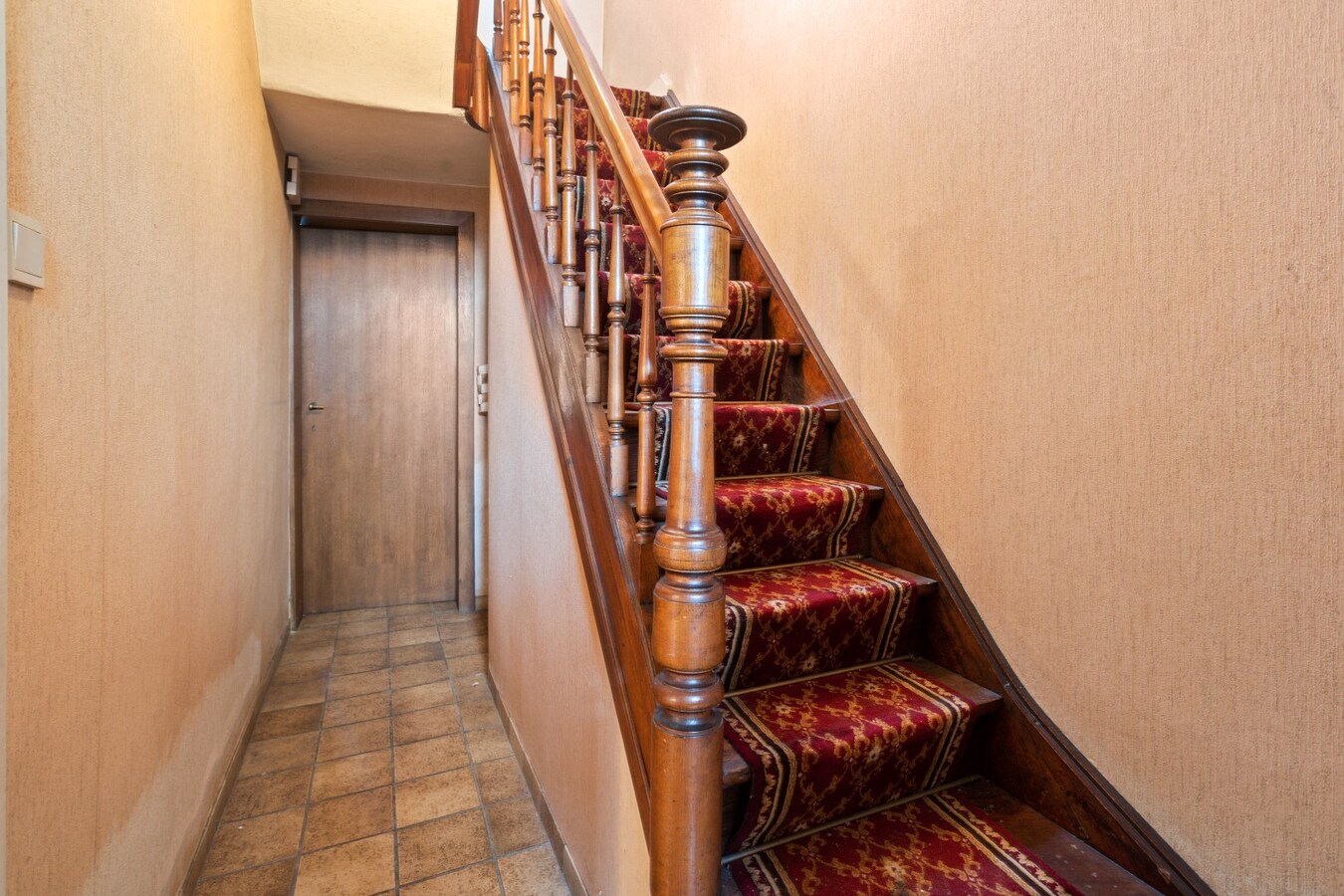 Ruim, voormalig handelshuis in het Centrum van Dadizele 