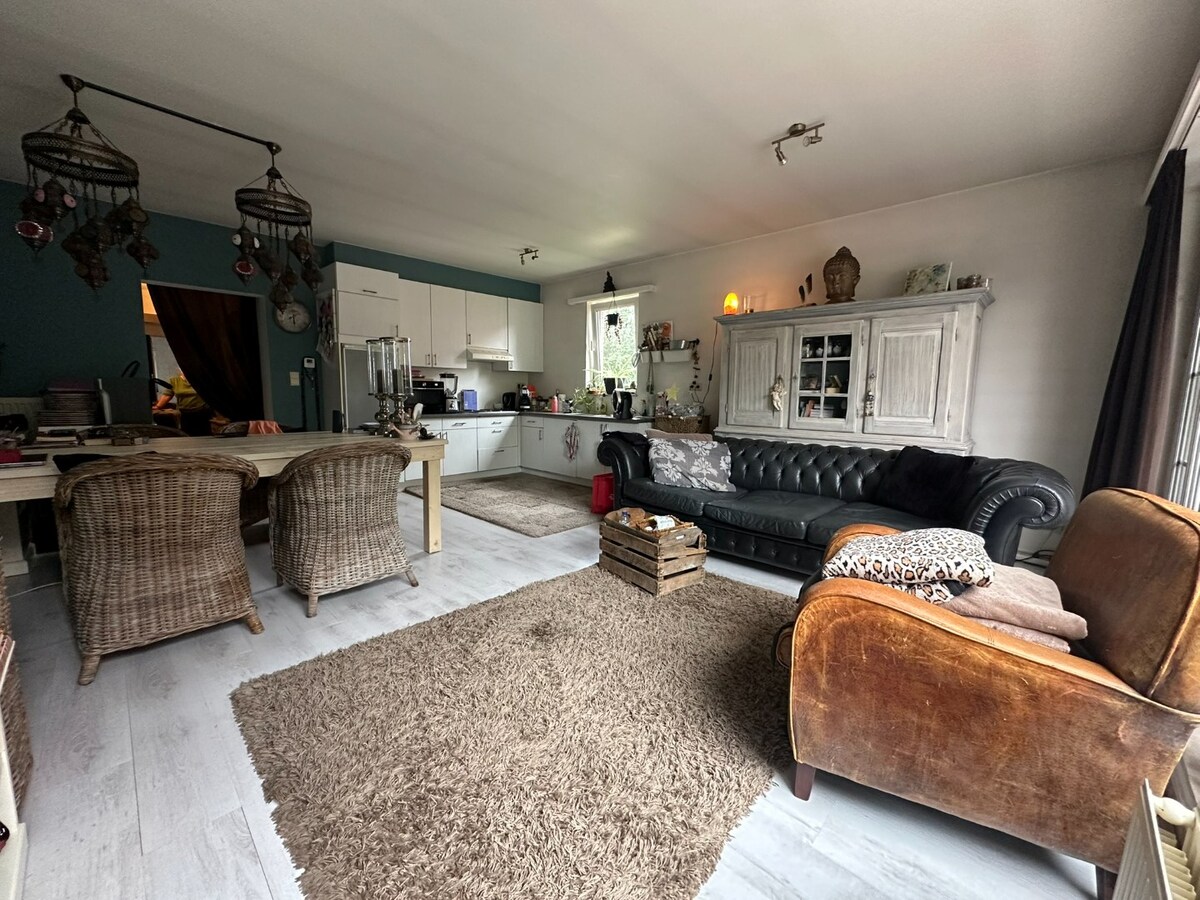 Appartement met 2 slaapkamers en ruim terras 