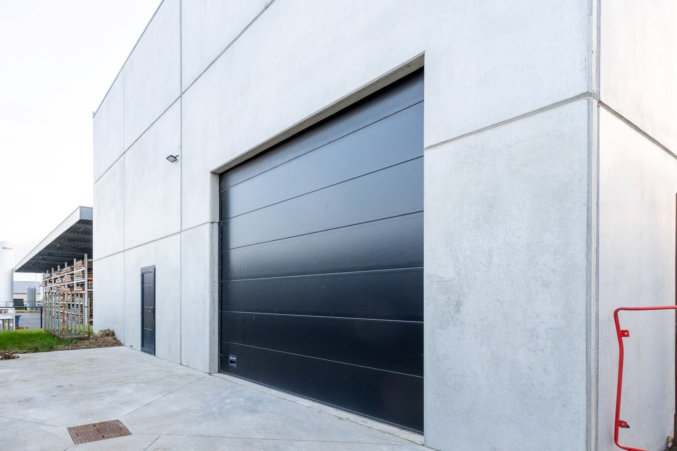 Hangar (Loods) te koop in Staden