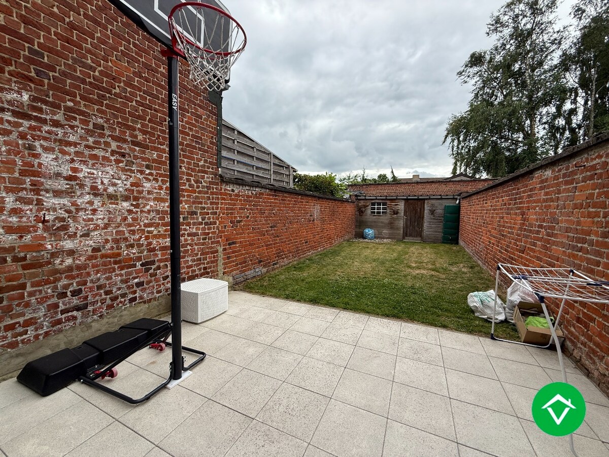 Rijwoning met 3 slaapkamers en tuin te Izegem 