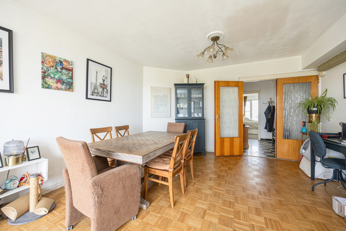 Instapklaar 2-slaapkamerappartement met terras en prachtig uitzicht in Berchem 