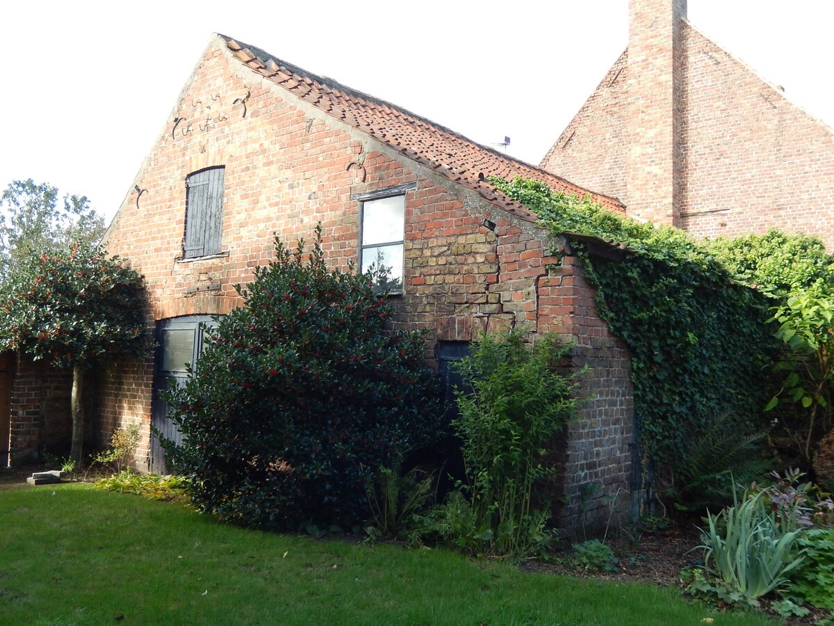 Beleggingsgrond of te renoveren woning 