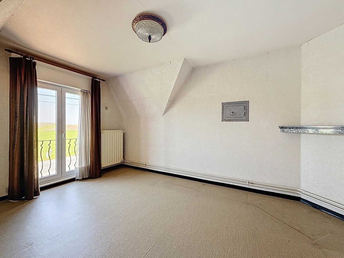 Sixties villa met opslagruimte/garage en zicht op Cotthem 