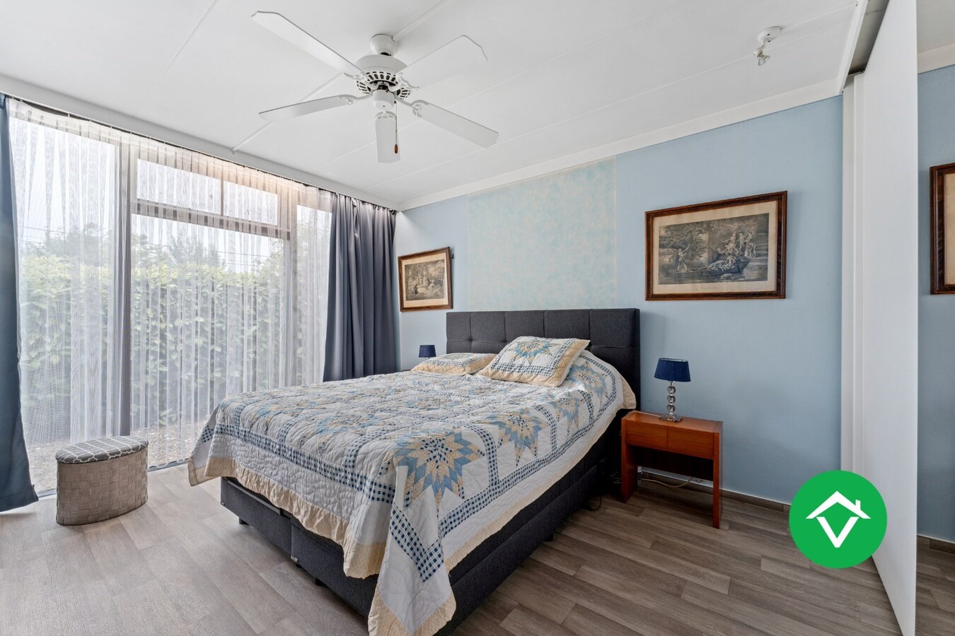 Alleenstaande woning met 4 slaapkamers en dubbele garage te Koekelare 