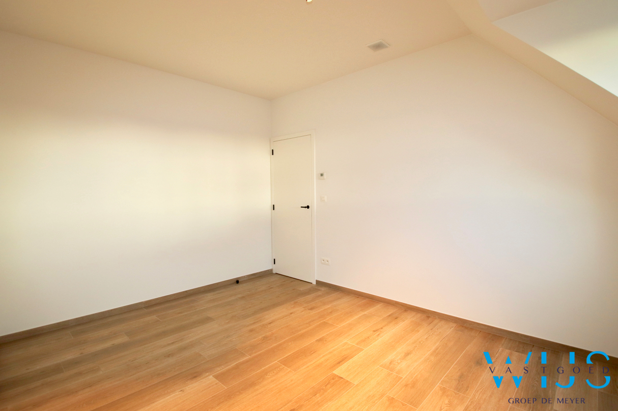 Instapklaar appartement met 2 slaapkamers &amp; terras te ASSENEDE ! 