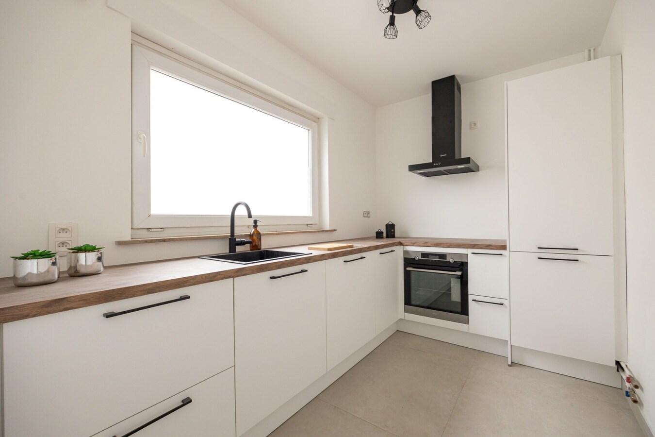 Gerenoveerd appt met 3 slpk te Berchem! 