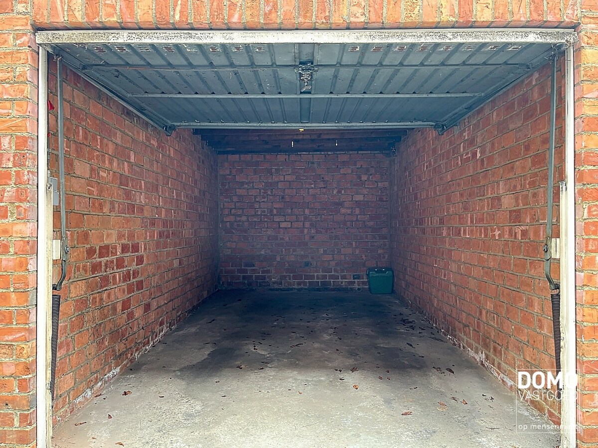 APPARTEMENT MET 2 SLAAPKAMERS EN GARAGEBOX NABIJ CENTRUM VAN HASSELT 