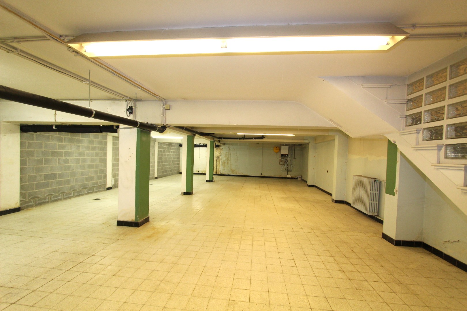 LUXE APPARTEMENT MET GROOT TERRAS - GELIJKVLOERS 