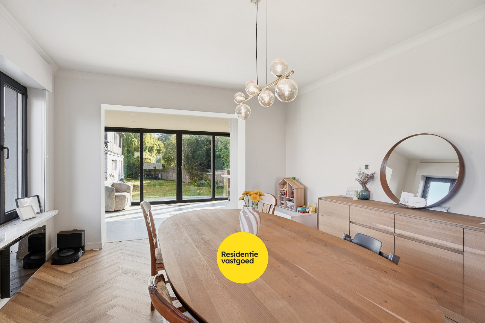Alleenstaande woning met prachtige uitbouw in centrum Veldegem 