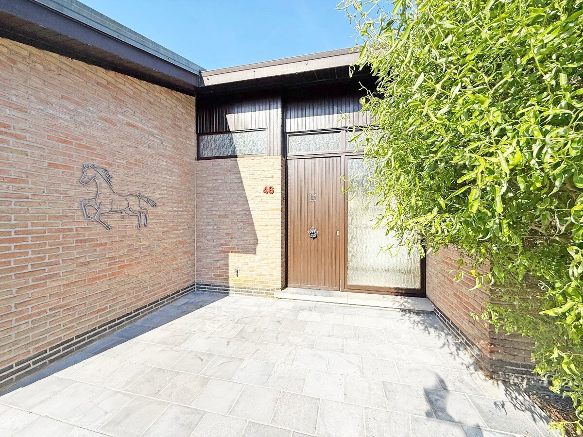 Goed onderhouden seventies bungalow op 19 are te Grimminge 