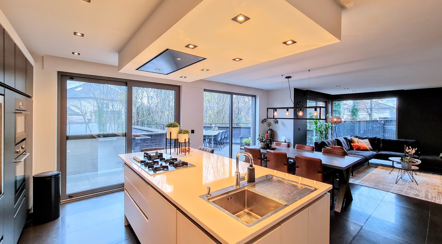 Gelijkvloers, top afgewerkt appartement van 2009 